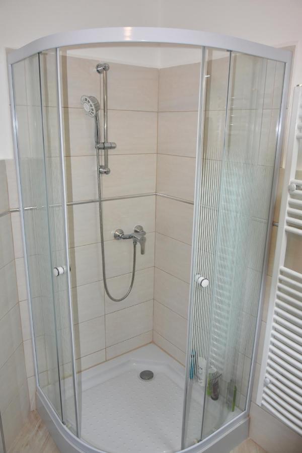 Csevi Apartmanhaz Mezőkövesd Exterior foto