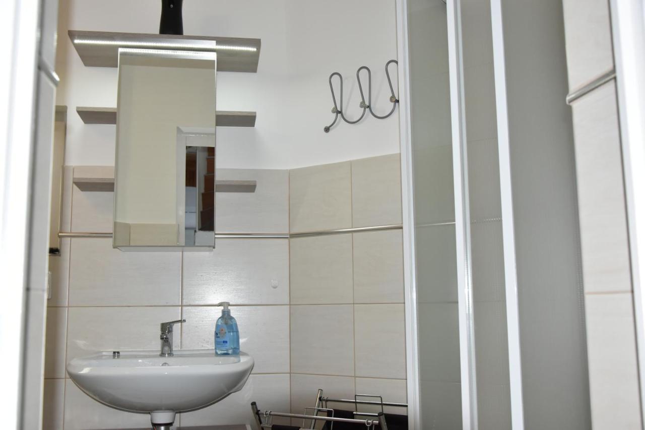 Csevi Apartmanhaz Mezőkövesd Exterior foto