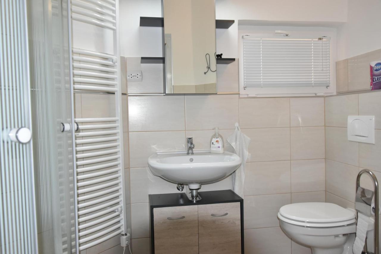 Csevi Apartmanhaz Mezőkövesd Exterior foto