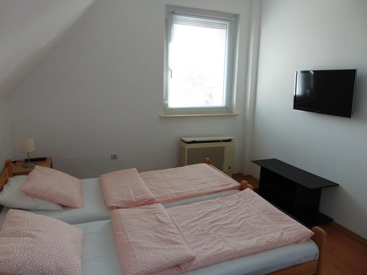 Csevi Apartmanhaz Mezőkövesd Exterior foto